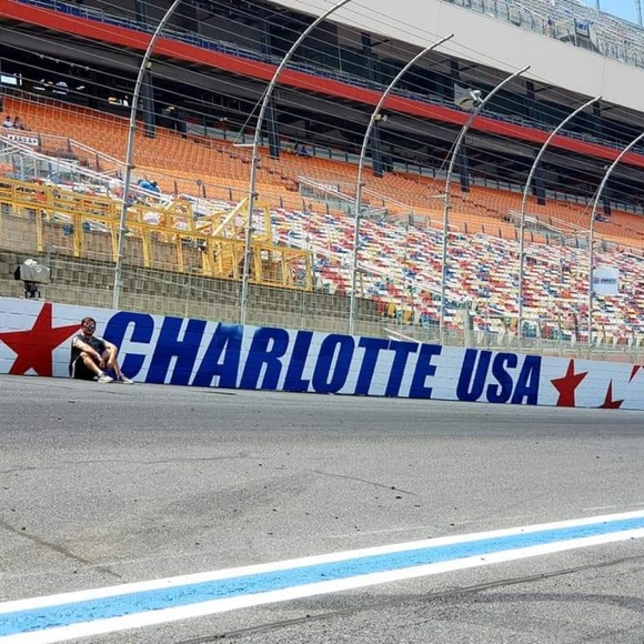 Meet your Posher, Kevin - Picture 4 of 4